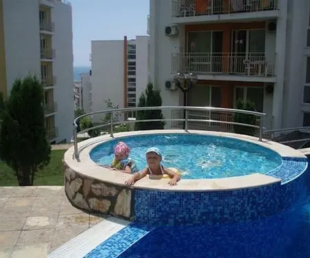 아파트 Apartament By The Sea For 6 Persons 엘레니테