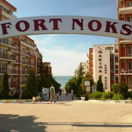 Apartament By The Sea For 6 Persons 엘레니테